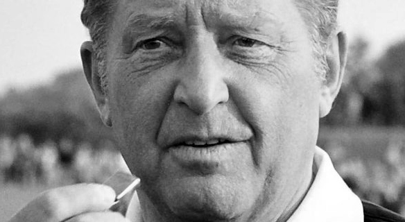 (c)imago Ex-Schiedsrichter Schulenburg: Lange Laufbahn auf dem Fußballplatz